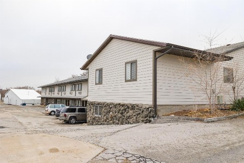 Harlan Inn and Suites - image 17