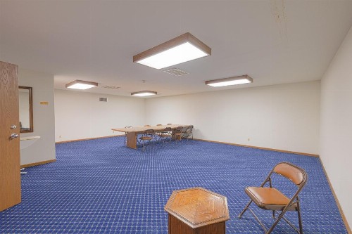 Harlan Inn and Suites - image 2