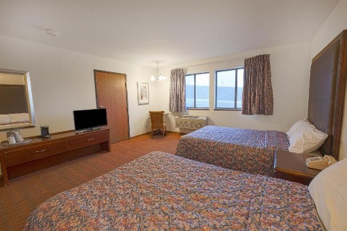 Harlan Inn and Suites - image 22