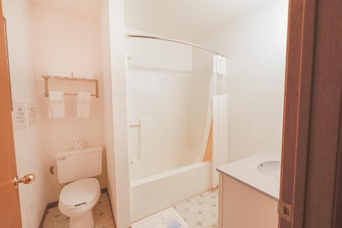 Harlan Inn and Suites - image 31
