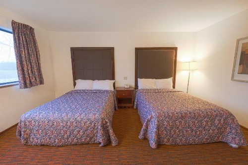 Harlan Inn and Suites - image 36