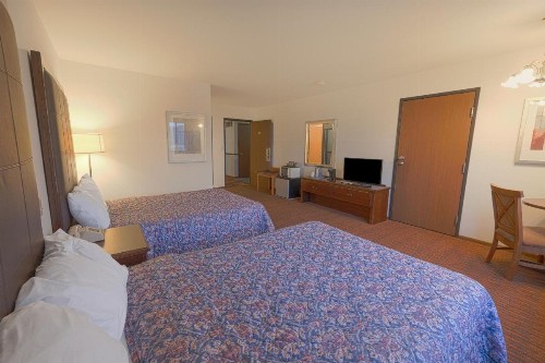 Harlan Inn and Suites - image 38