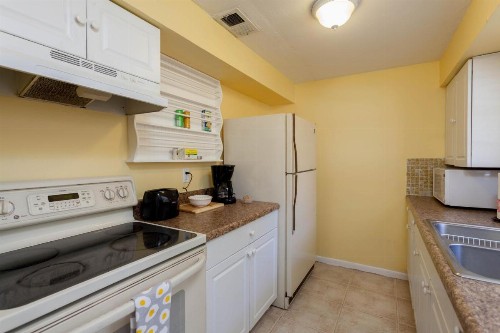 Fish Inn - image 12