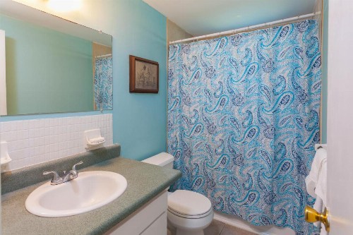 Fish Inn - image 7