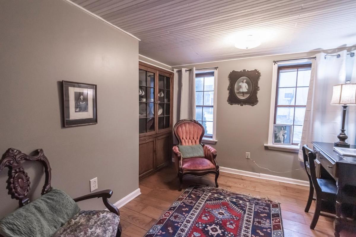 Armory Quarters B - image 3