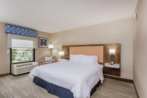 Hampton Inn Harrisburg-East/Hershey - image 17