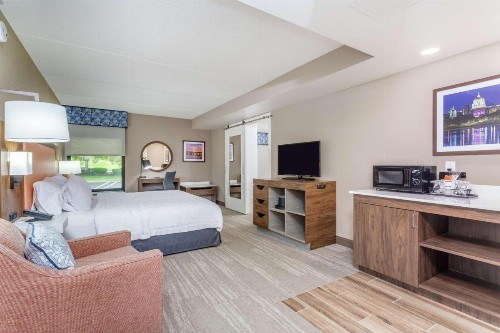 Hampton Inn Harrisburg-East/Hershey - image 18