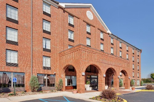 Holiday Inn Express Harrisburg East an IHG Hotel - image 15
