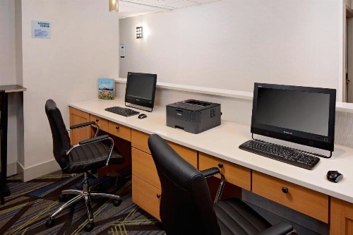 Holiday Inn Express Harrisburg East an IHG Hotel - image 5