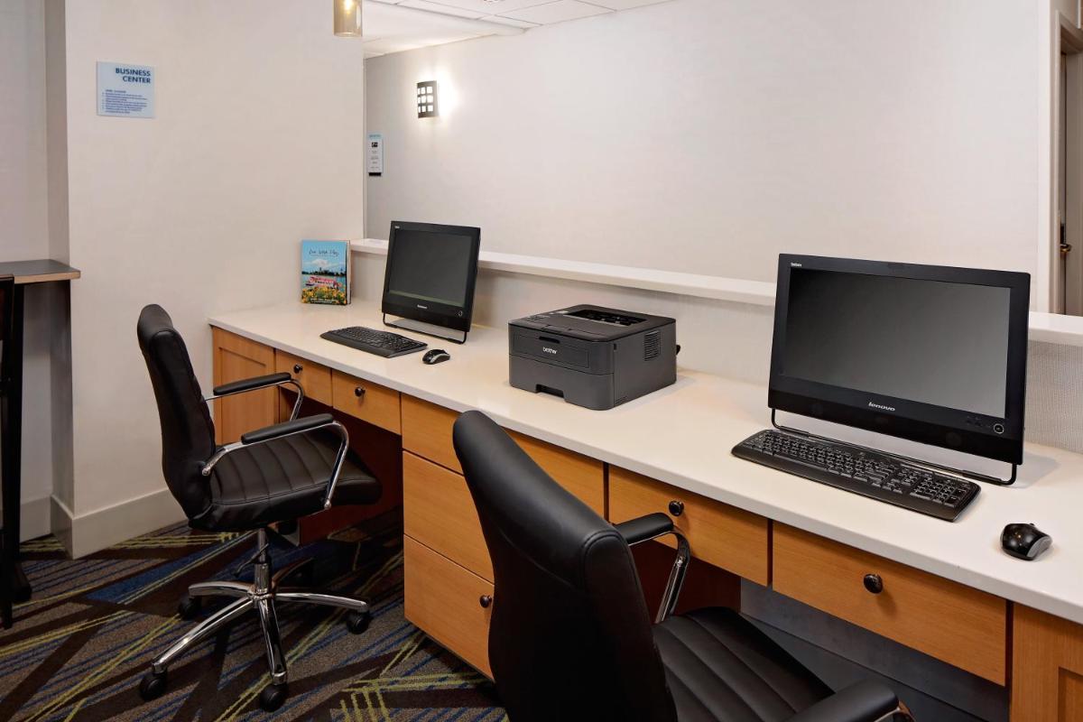 Holiday Inn Express Harrisburg East an IHG Hotel - image 5