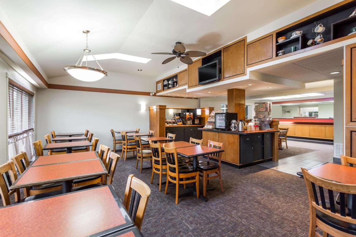 Days Inn by Wyndham Harrisburg North - image 4