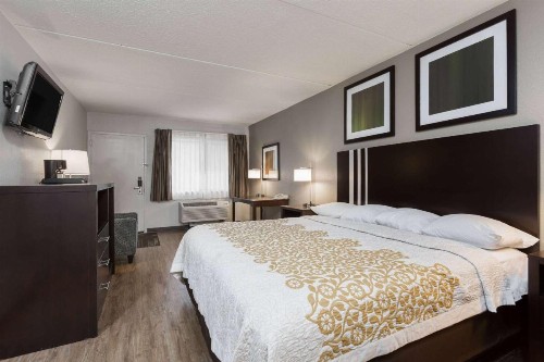 Days Inn by Wyndham Harrisburg North - image 9