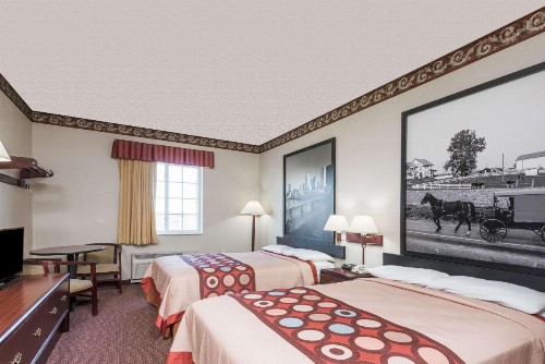 Super 8 by Wyndham Harrisburg Hershey North - image 10