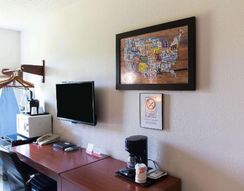 Econo Lodge Harrisburg/Hershey - image 12