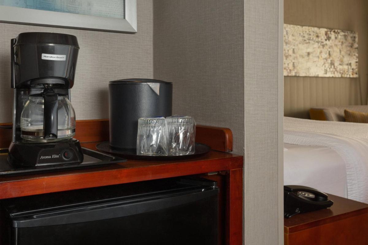 Courtyard by Marriott Harrisburg Hershey - image 7