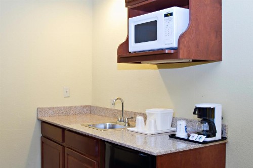 Baymont by Wyndham Harrisburg - image 3