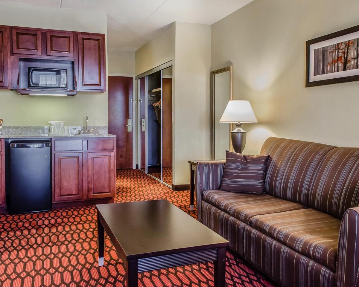 Baymont by Wyndham Harrisburg - image 4