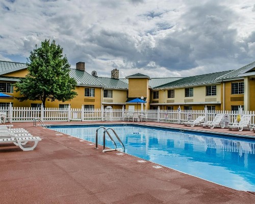Baymont by Wyndham Harrisburg - image 43