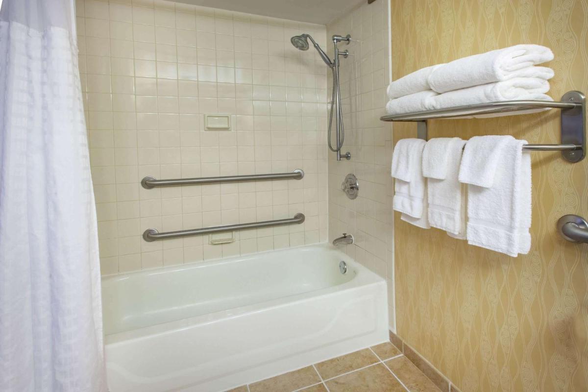 Baymont by Wyndham Harrisburg - image 6