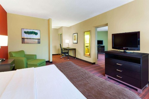 Baymont by Wyndham Harrisburg - image 7