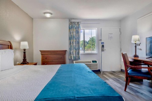Americas Best Value Inn Harrisburg - image 12
