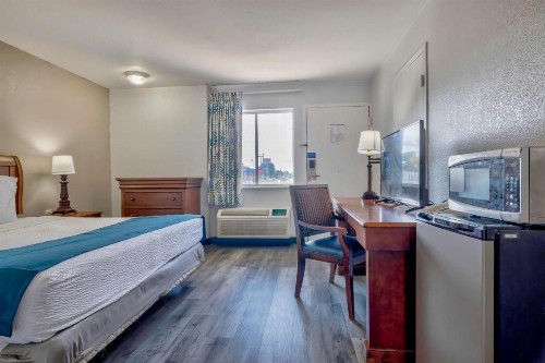 Americas Best Value Inn Harrisburg - image 13