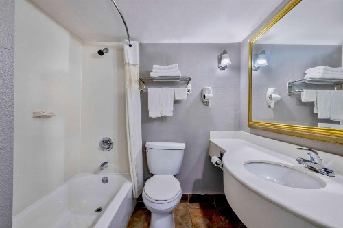 Americas Best Value Inn Harrisburg - image 15