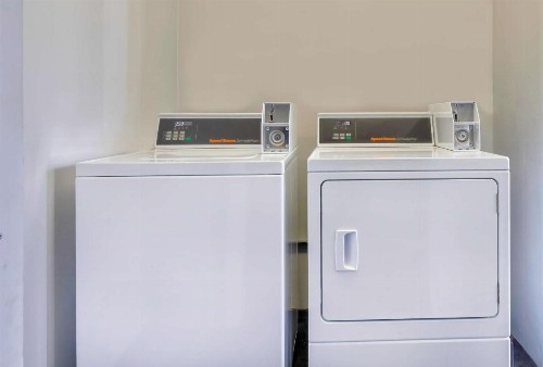 Americas Best Value Inn Harrisburg - image 24