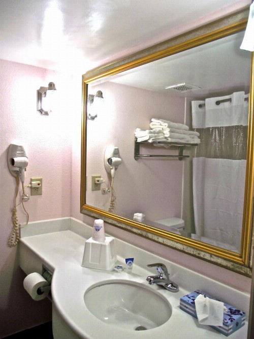Americas Best Value Inn Harrisburg - image 42