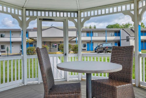Americas Best Value Inn Harrisburg - image 6