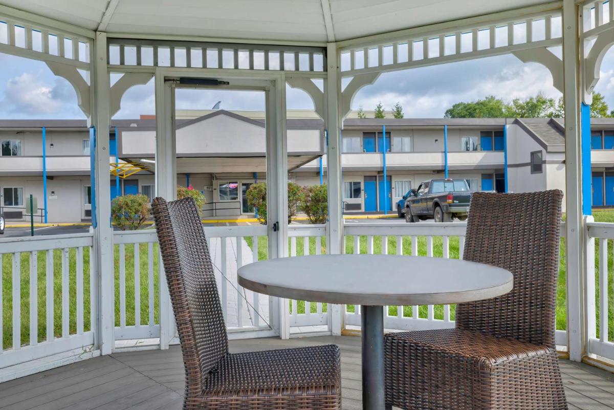 Americas Best Value Inn Harrisburg - image 6