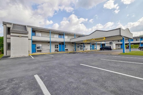 Americas Best Value Inn Harrisburg - image 7