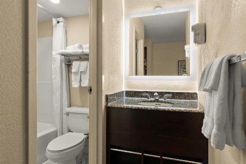 Ramada by Wyndham Harrisburg/Hershey Area - image 24