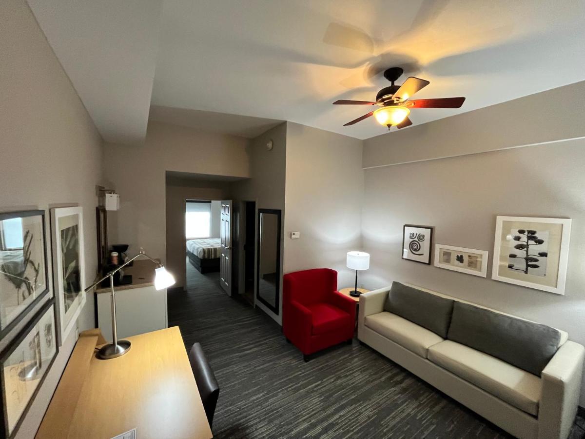 Country Inn & Suites by Radisson Harrisburg at Union Deposit Road PA - image 2