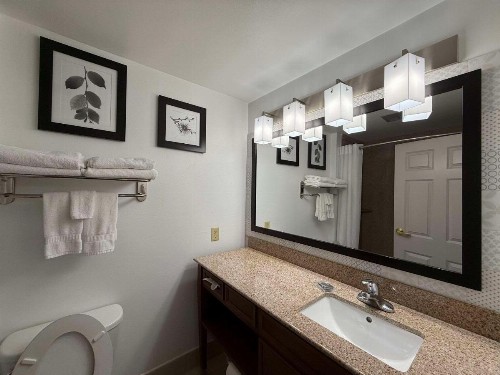 Country Inn & Suites by Radisson Harrisburg at Union Deposit Road PA - image 23