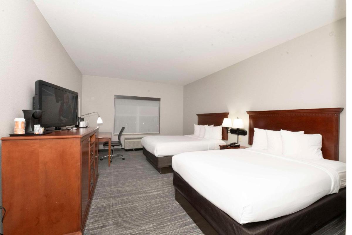 Country Inn & Suites by Radisson Harrisburg at Union Deposit Road PA - image 3
