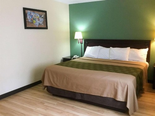 Econo Lodge Harrisburg - Hershey - image 11