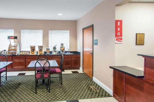 Econo Lodge Harrisburg - Hershey - image 18