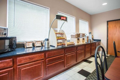 Econo Lodge Harrisburg - Hershey - image 6