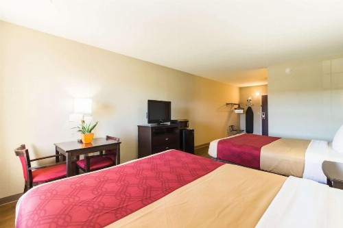 Econo Lodge Harrisburg Southwest of Hershey Area - image 12