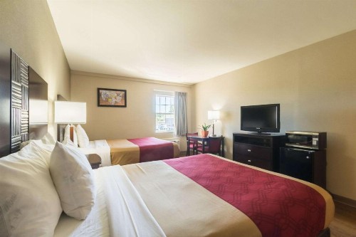 Econo Lodge Harrisburg Southwest of Hershey Area - image 13