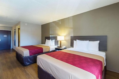 Econo Lodge Harrisburg Southwest of Hershey Area - image 30
