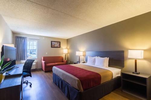 Econo Lodge Harrisburg Southwest of Hershey Area - image 7