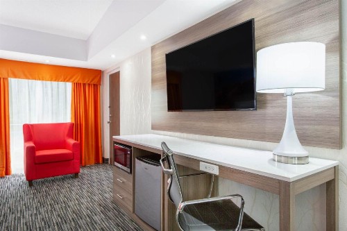 Howard Johnson by Wyndham Harrisburg - image 10