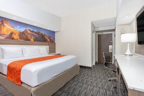Howard Johnson by Wyndham Harrisburg - image 11