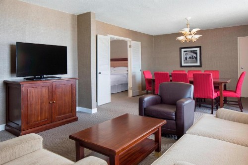 Sheraton Harrisburg Hershey Hotel - image 17