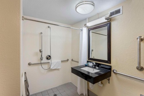 Best Western Harrisburg North Hotel - image 11