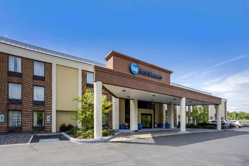 Best Western Harrisburg North Hotel - image 24