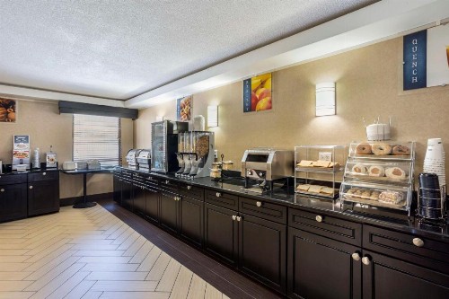 Best Western Harrisburg North Hotel - image 30