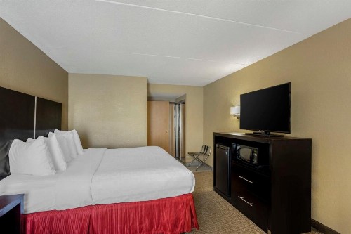 Best Western Harrisburg North Hotel - image 34